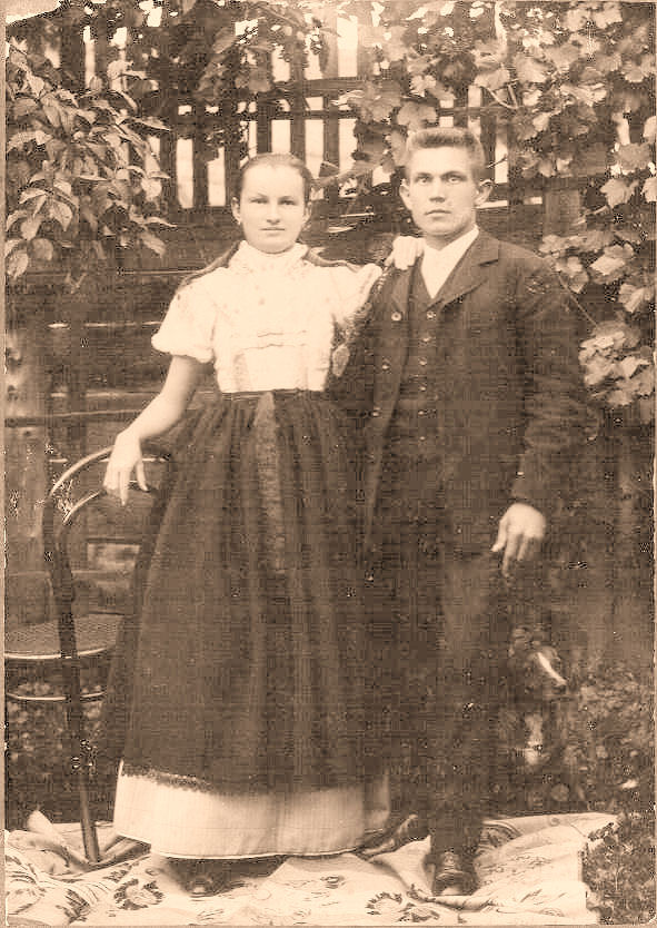 Georg Müller and Katharina Grollmus
Abt. 1915, Unter-Metzenseifen, Austria-Hungary