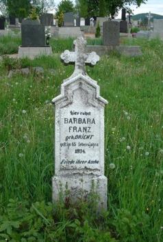 Auf dem Friedhof OM